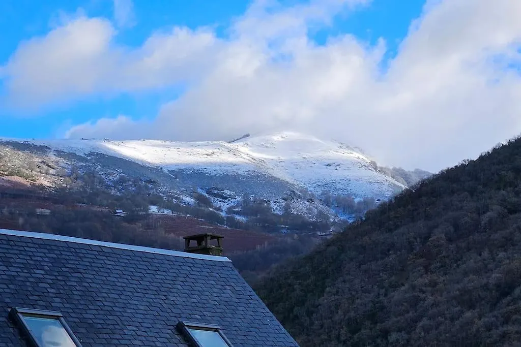 Holiday home Maison Beyrede-Jumet-Camous