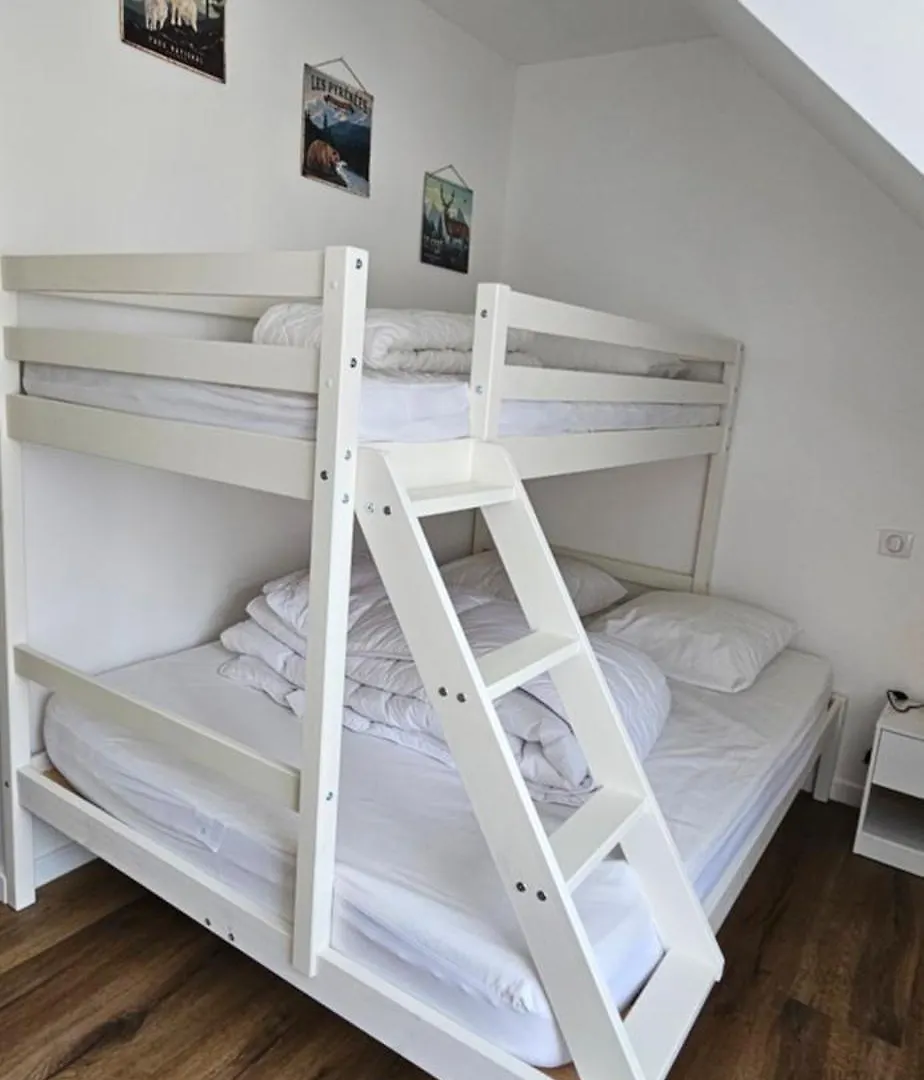 Maison Beyrede-Jumet-Camous 0*,